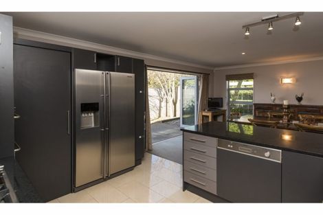 Photo of property in 28 Ruahine Place, Parklands, Christchurch, 8083