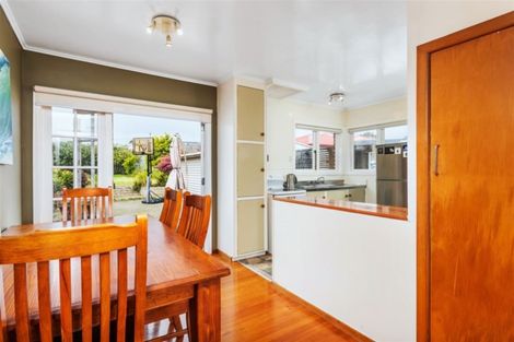 Photo of property in 9 Paton Avenue, Te Atatu South, Auckland, 0610