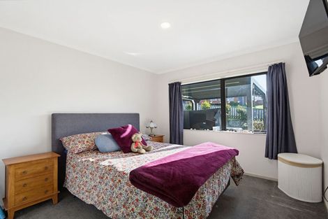 Photo of property in 40 Te Kauri Place, Helensville, 0800
