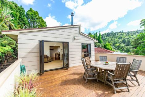 Photo of property in 221 Woodlands Park Road, Titirangi, Auckland, 0604