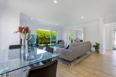 Photo of property in 418a Old Te Atatu Road, Te Atatu Peninsula, Auckland, 0610