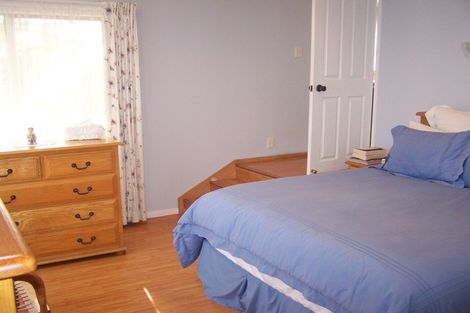 Photo of property in 54 Robbies Road, Shelly Park, Auckland, 2014