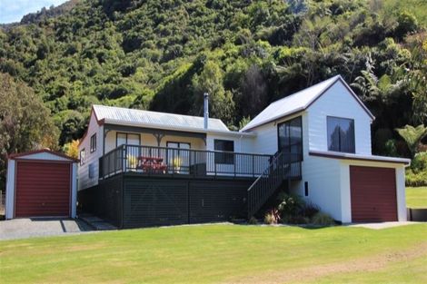 Photo of property in 8 Thompson Place, Anakiwa, Picton, 7281