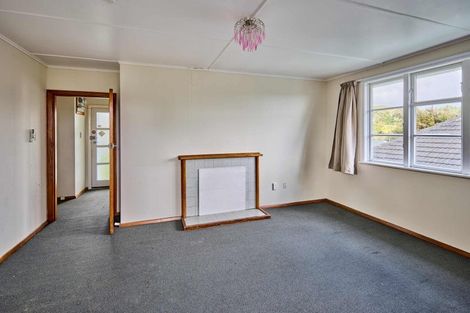 Photo of property in 14 Cumberland Grove, Cannons Creek, Porirua, 5024