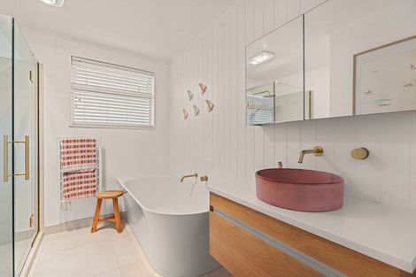 Photo of property in 3 Leonard Place, Saint Martins, Christchurch, 8022