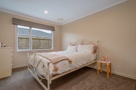 Photo of property in 26 Atlantic Drive, Fitzherbert, Palmerston North, 4410