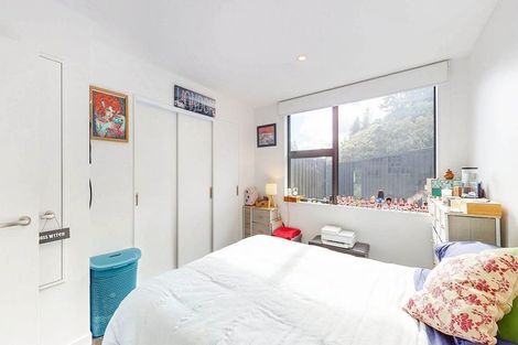 Photo of property in 39 Rua Kai Way, Brooklyn, Wellington, 6021