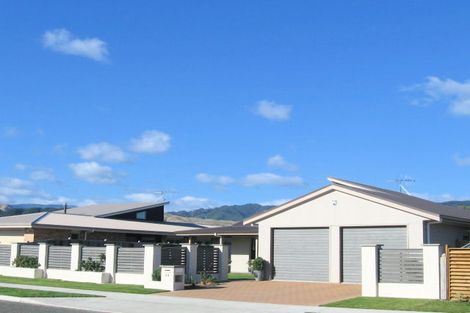 Photo of property in 24 Gandalf Crescent, Paraparaumu, 5032