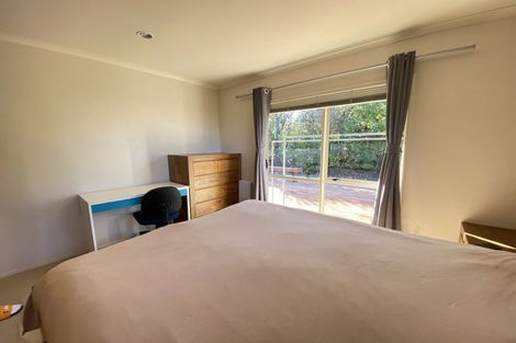 Photo of property in 6e Clearwater Cove, West Harbour, Auckland, 0618