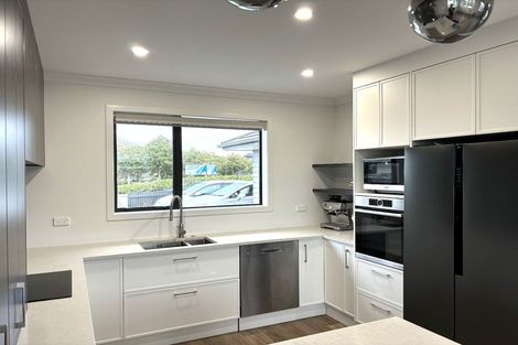 Photo of property in 110 Roberts Line, Kelvin Grove, Palmerston North, 4414