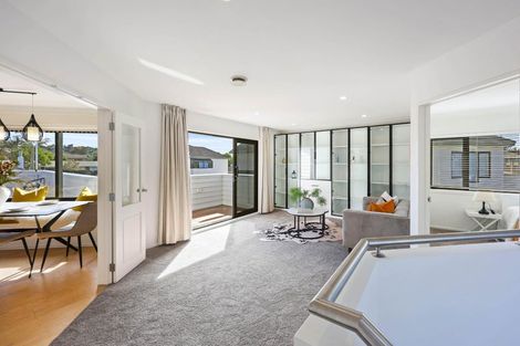 Photo of property in 2/30 Eastern Beach Road, Eastern Beach, Auckland, 2012