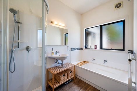 Photo of property in 2 Snowberry Street, Albert Town, Wanaka, 9305