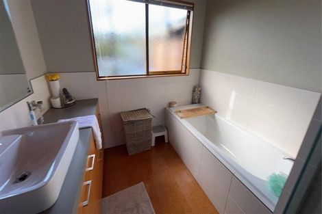 Photo of property in 9 Marina View Drive, West Harbour, Auckland, 0618