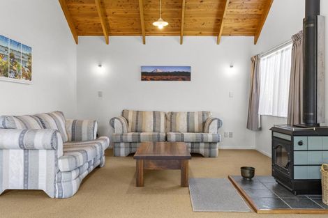 Photo of property in 8 Haines Grove, Rainbow Point, Taupo, 3330