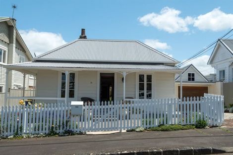 Photo of property in 13 Buchanan Street, Devonport, Auckland, 0624