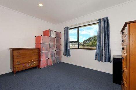 Photo of property in 6a Laura Street, Kelston, Auckland, 0602