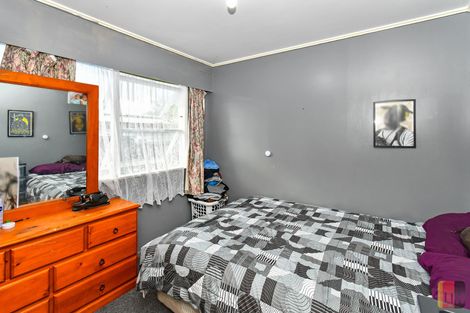 Photo of property in 37 Gainsborough Street, Manurewa, Auckland, 2102