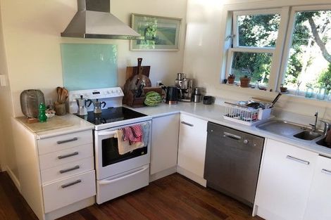 Photo of property in 110 Severn Street, Island Bay, Wellington, 6023