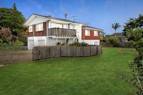 Photo of property in 2 April Place, Red Hill, Papakura, 2110