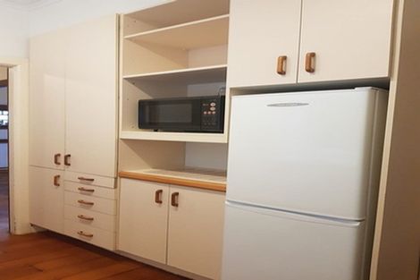 Photo of property in 44 Queens Drive, Lyall Bay, Wellington, 6022