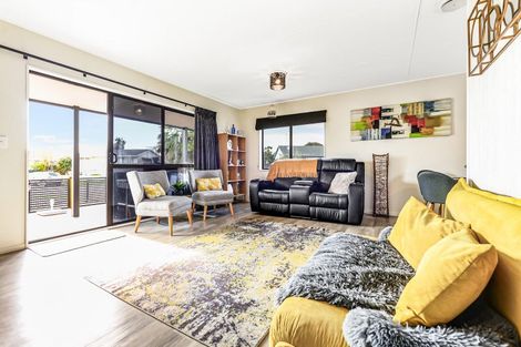 Photo of property in 9 Pringle Place, Nawton, Hamilton, 3200