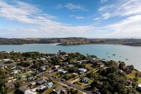 Photo of property in 32 Government Road, Raglan, 3225