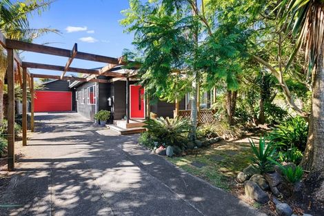 Photo of property in 33 Donnelly Street, Oakura, 4314