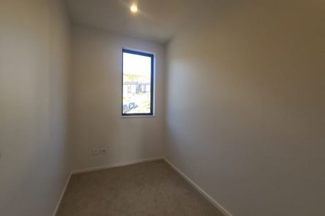 Photo of property in 2 Bee Lane, Whitby, Porirua, 5024