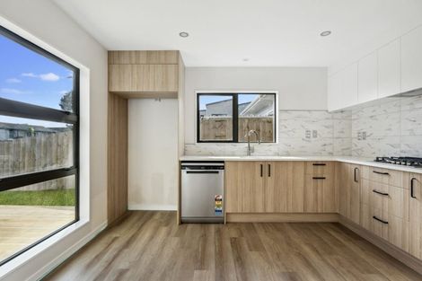 Photo of property in 44a Innismara Avenue, Wattle Downs, Auckland, 2103