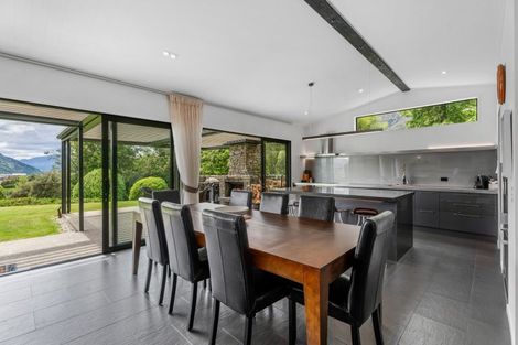 Photo of property in 10 Caithness Court, Jacks Point, Queenstown, 9371