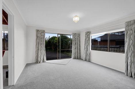 Photo of property in 33 Nikau Street, Inglewood, 4330