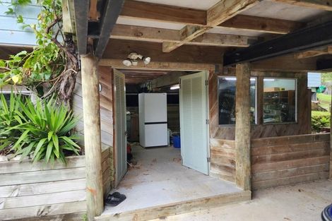 Photo of property in 126 Laingholm Drive, Laingholm, Auckland, 0604