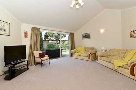 Photo of property in 12 Fencourt Place, Rototuna North, Hamilton, 3210