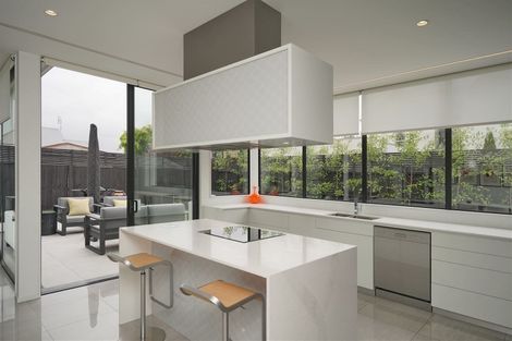 Photo of property in 89 Jeffreys Road, Fendalton, Christchurch, 8052