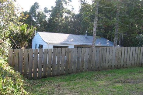 Photo of property in 43 Kauri Point Road, Laingholm, Auckland, 0604