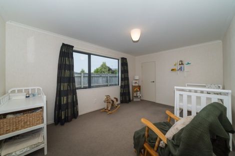 Photo of property in 32 Tennyson Avenue, Kelvin Grove, Palmerston North, 4414