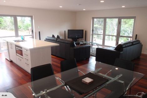 Photo of property in 16 Beach Street, Sandspit, Warkworth, 0982
