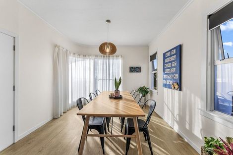 Photo of property in 407 Devon Street West, Lynmouth, New Plymouth, 4310