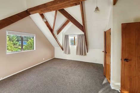 Photo of property in 21 Ngahere Street, Stokes Valley, Lower Hutt, 5019