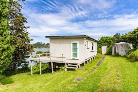 Photo of property in 16 Fisher Street, Pahi, Paparoa, 0571