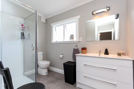 Photo of property in 31 Wallace Place, Westown, New Plymouth, 4310