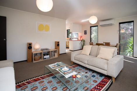 Photo of property in 6b Spencer Place, Merrilands, New Plymouth, 4312