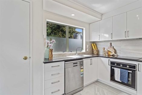 Photo of property in 2/4 Gibraltar Street, Howick, Auckland, 2014