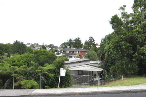 Photo of property in 20 Heathcote Road, Castor Bay, Auckland, 0620