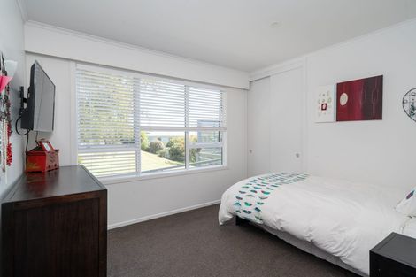 Photo of property in 6 Earle Place, Acacia Bay, Taupo, 3330