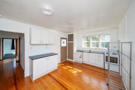 Photo of property in 5 Charles Major Place, Hawera, 4610