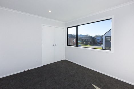 Photo of property in 5 Reakes Crescent, Wallaceville, Upper Hutt, 5018
