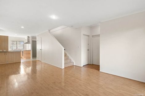 Photo of property in 16 Brashier Circle, Sunnyvale, Auckland, 0612