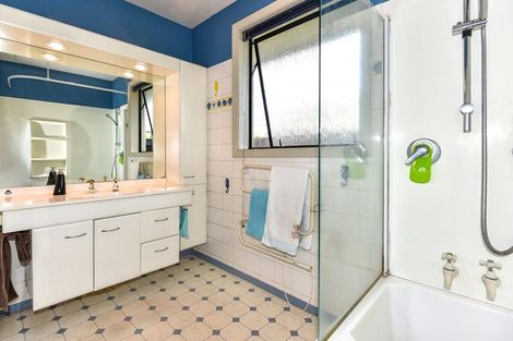 Photo of property in 65 Farquhars Road, Redwood, Christchurch, 8051