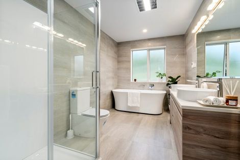 Photo of property in 15 Nola Road, Oratia, Auckland, 0604